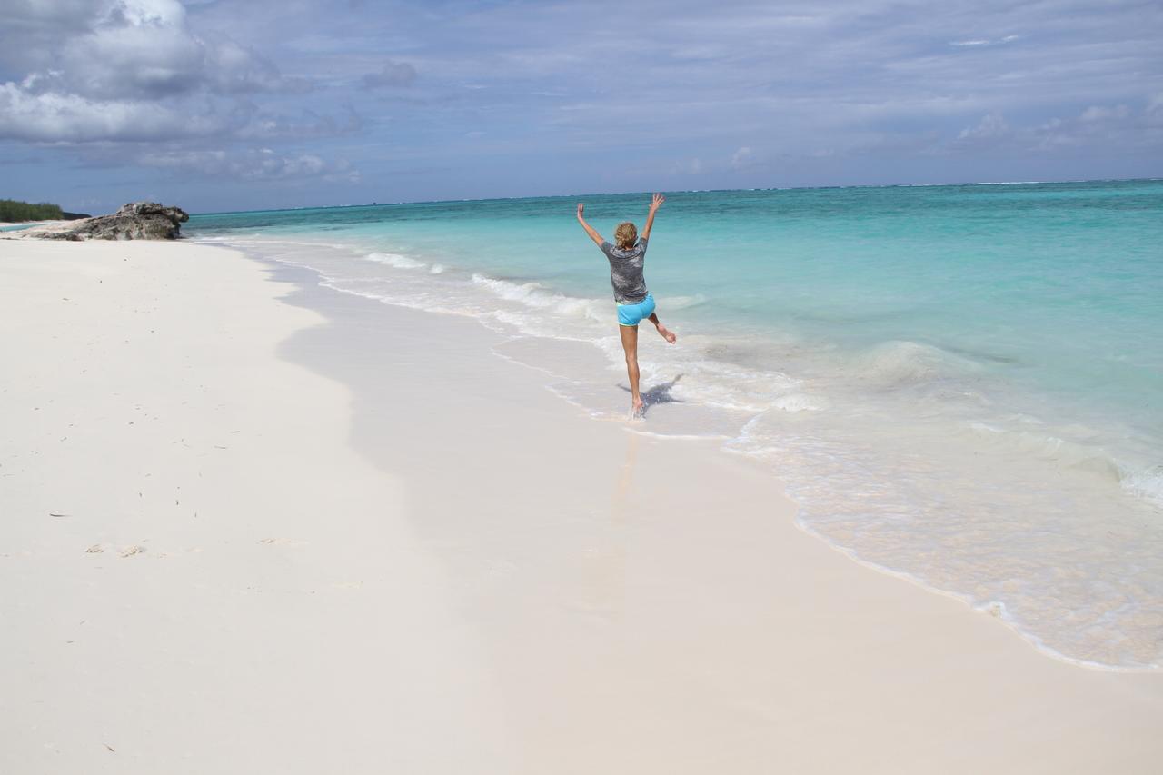Hollywood Beach Suites Turks And Caicos Whitby المظهر الخارجي الصورة
